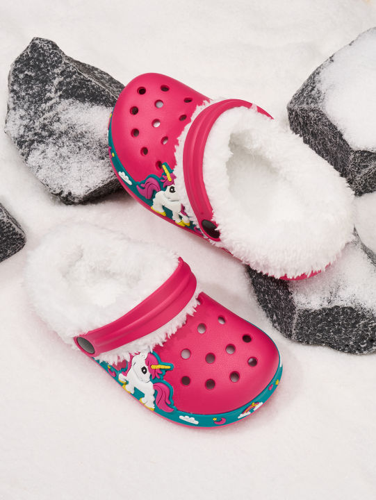 Autumn%20and%20winter%20fashion,%20casual%20and%20comfortable,%20men's%20and%20women's%20home%20with%20plush%20warm%20hole%20shoes%20-%20Image%204