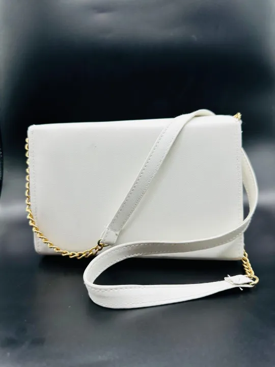 white%20coloured%20strap%20bag%20-%20Image%204