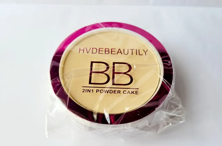 2%20in%201%20BB%20Face%20Powder%20%E2%80%93%20Silky%20Light%20Transparent%20Compact%20for%20Smooth%20Coverage,%20Oil%20Control%20&%20Long%20Lasting%20-%20Image%203