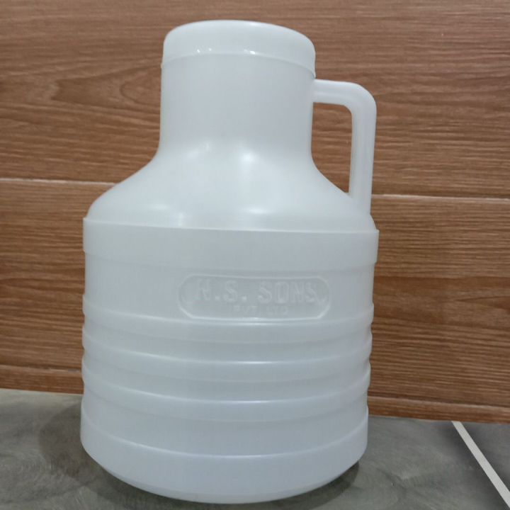4 liters can Water Cane for carry and safe water, milk, reliable for food grade material size 4 litter