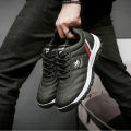 New style men's shoes lightweight fashion leather sneakers breathable casual shoes. 