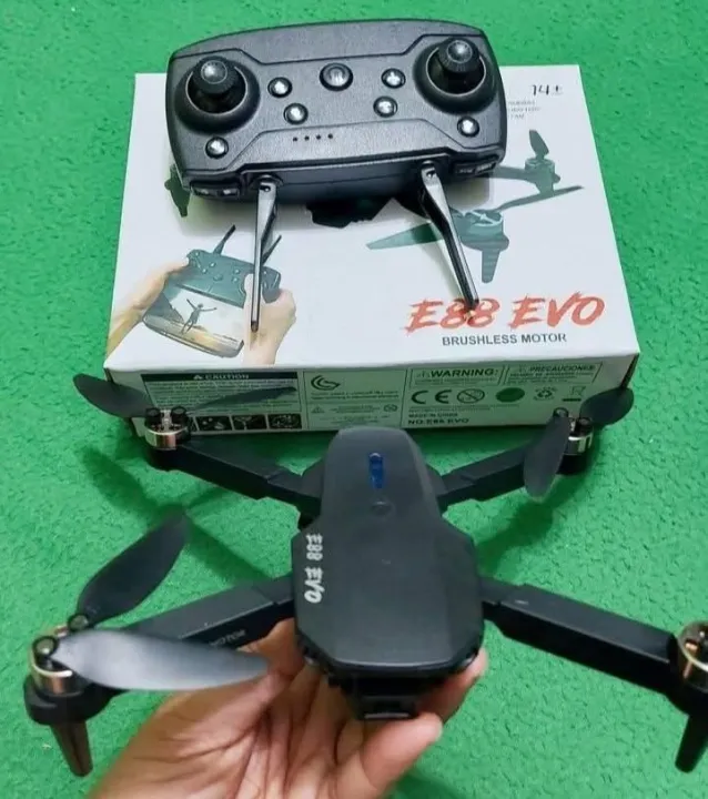 E88%20evo%20with%20Dual%20Camera%20Drone%20-%20Image%202