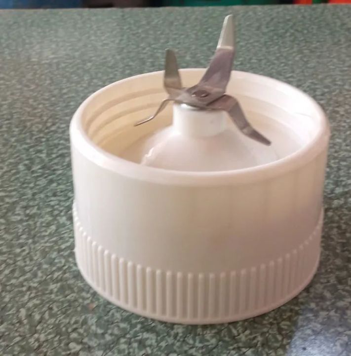 Panasonic%20MJ-M176P%203-in-1%20Juicer%20Accessories%20Juicer%20Cup%20Holder%20Blender%20Blade%20Holder%20-%20Image%202