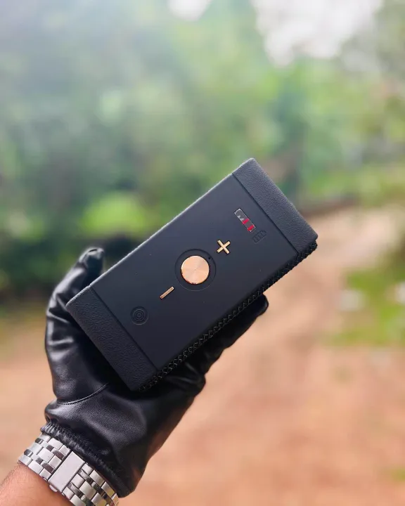 Marshall%20Emberton%20Bluetooth%20Speaker%20High%20Grade%20A%20-%20Image%204