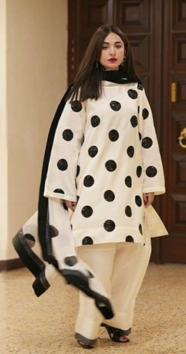 new%20trendy%20Yumna%20Zaidi%20%20hand%20work%20%20dress%20-%20Image%202