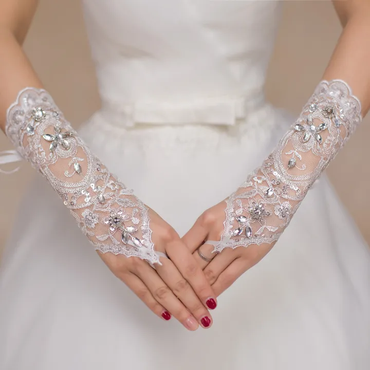 1%20Pair%20White/Red/Beige%20Bridal%20Gloves%20Elegant%20Short%20Paragraph%20Rhinestone%20White%20Lace%20Glove%20Beautiful%20Wedding%20Accessories%20-%20Image%202