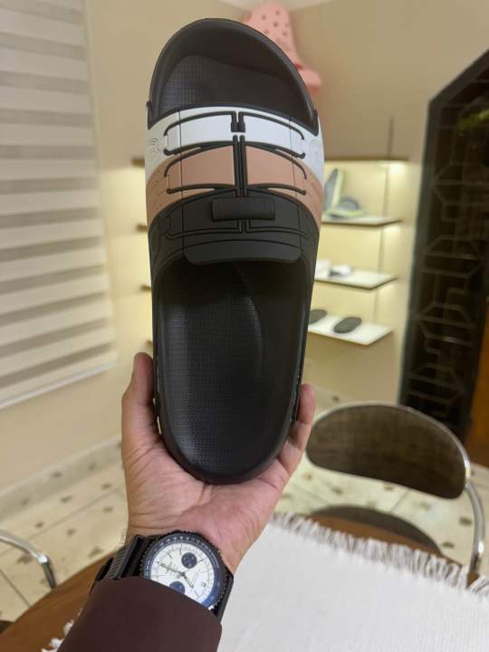 Men%20Slippers%20Trendy%20Straight%20Line%20Slippers%20Indoor%20Home%20AIR%20Bathroom%20Slides%20Outdoor%20Sports%20Beach%20Slippers%20Soft%20Sole%20Clogs%20-%20Image%204