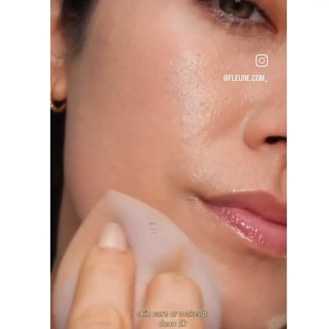 Fleure Tinted Sunblock - Sunscreen - High Sun Protection With Healthy Glow - Sunblock - SPF 50++ Protection - Heals Sun Damage & Uneven Skin Tone - For All Types Of Skin - 30ML