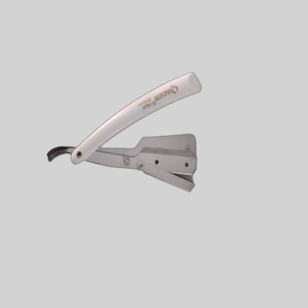 Queen%20Blade%20Razor%20profationl%20and%20Parlor,home%20use,%20Made%20in%20Pakistan.%20-%20Image%203