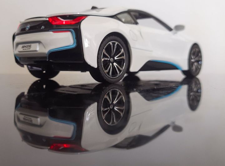Diecasts%20&%20Toy%20Vehicles%20BMW%20I8%201:24%20Alloy%20Collection%20Model%20Car%20-%20Image%204