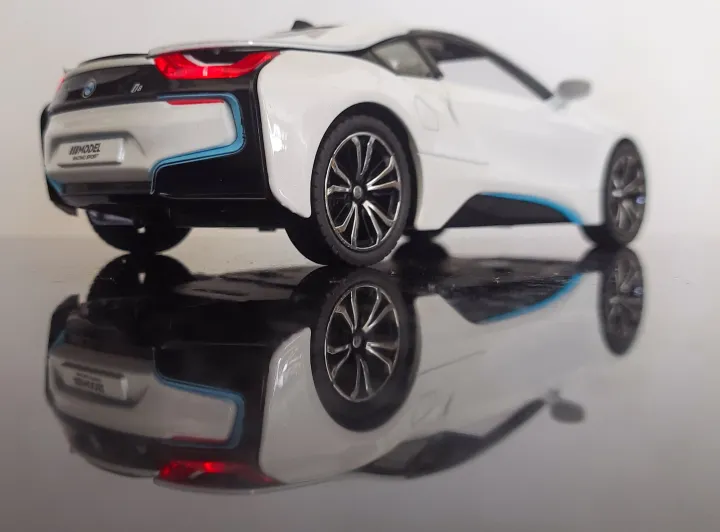 Diecasts%20&%20Toy%20Vehicles%20BMW%20I8%201:24%20Alloy%20Collection%20Model%20Car%20-%20Image%204