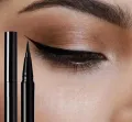 Black eyeliner with thin tip, non-smudged liquid eyeliner, long-lasting makeup and color that does not fade easily for beginners. 