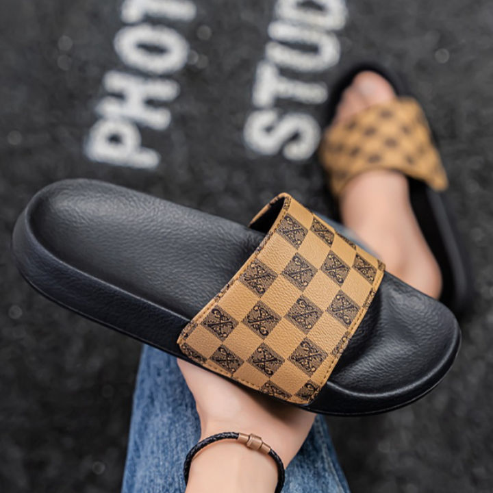 Summer%20Checkerboard%20Checkered%20Color-blocking%20Fashionable%20and%20Durable%20Soft-soled%20One-step%20Comfortable%20Men's%20Flip-flops%20-%20Image%203