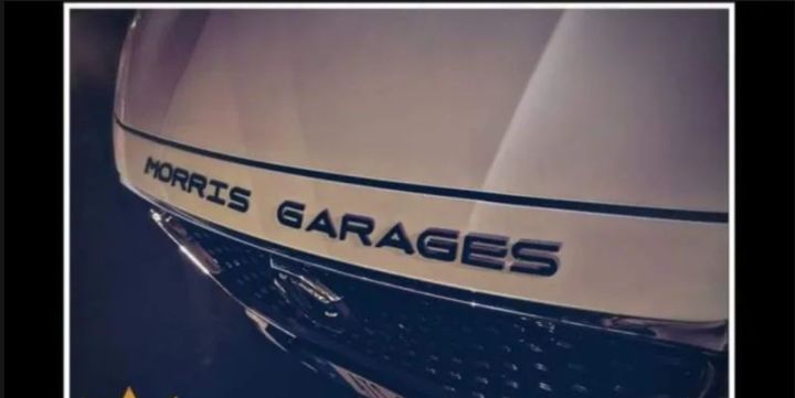 Bonnet%20Trunk%20Emblem%20Silver-Chrome%20&%20Black%20Silicone%203M%20Double%20Tape%20installation%20-%20Mg%20hs%20accessories%20-%20Image%205