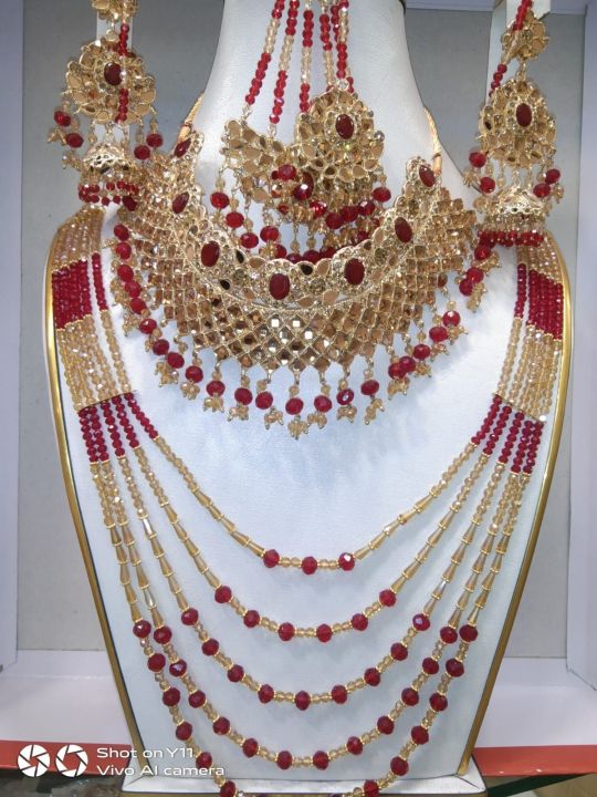 Bridal jewellery for barat