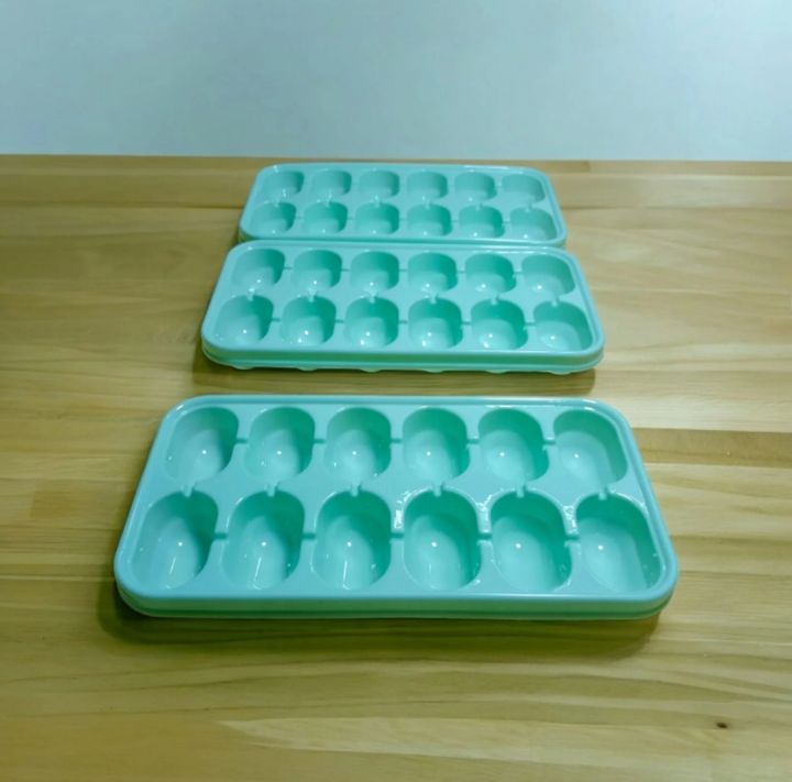 Ice%20cube%20tray%20pakistani%20ice%20trey%20plastic%20mould%20without%20lid%20pure%20plastic%20-%20Image%204