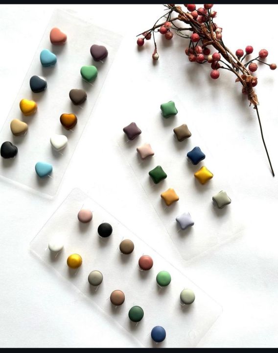 Premium Magnetic Hijab pins stylish and ،safe ,niddle less. (1 pair)