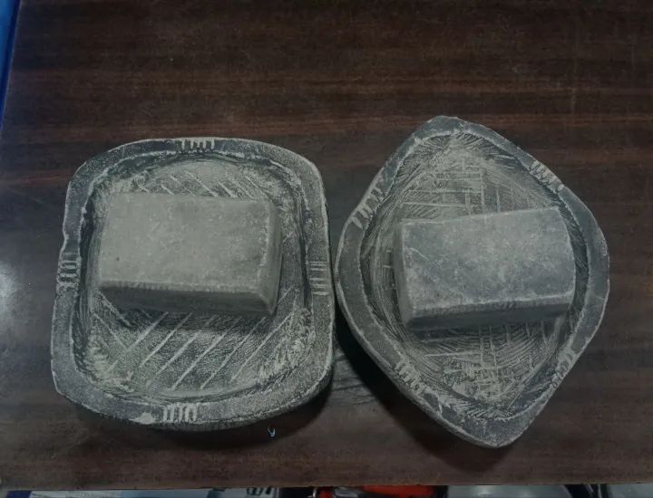 Mini%20Portable%20Hand%20Grinder/Grinding%20Stone%20Ammikallu%20/%20Ammi%20Kal%20/%20Sil%20Batta%20/%20Mortar%20&%20Pestle%20Silauto%2016x14%20Cm%20-%20Image%206