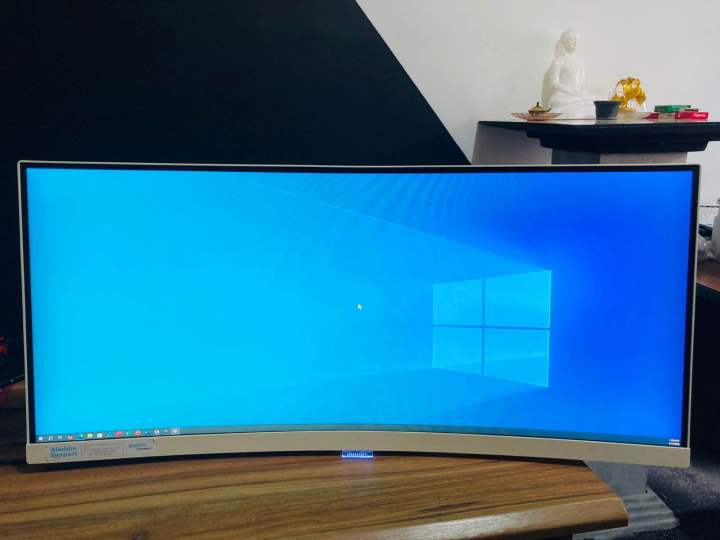Philips%2034-Inch%20Curved%20Ultra-Wide%20WQHD%20Monitor%20without%20stand%20but%20wall%20mountable%20%20(Refurbished)%20-%20Image%203