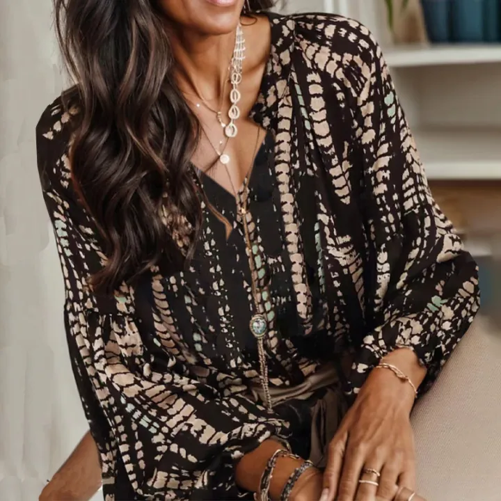 Plus%20Size%20Women's%20Shirt,%20Stripesd%20Printed%20V-Neck%20Long-Sleeved%20Top,%20Casual%20Resort%20Style%20Shirt,%20Soft%20Fabric,%20Loose%20Cutting%20-%20Image%203