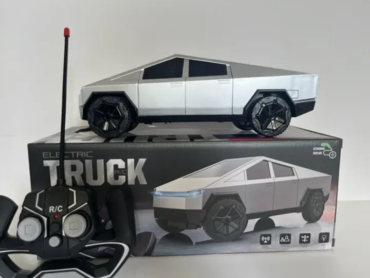 Tesla%20cyber%20truck%20remote%20control%20car%20toy%20-%20Image%203