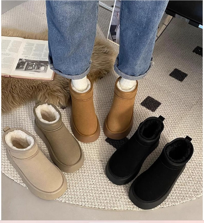 Women's%20Thick-Soled%20Snow%20Boots%20with%20Added%20Padding,%20Thickened%20Anti-Slip%20Short%20Snow%20Boots,%20Warm%20Soft-Soled%20Cotton%20Shoes%20-%20Image%202