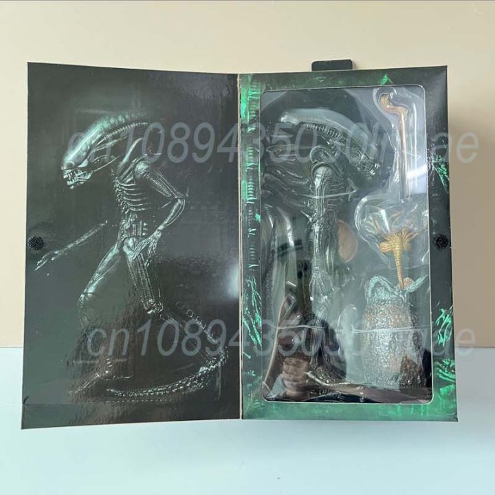 NECA%20Figure%20Xenomorph%20Warrior%20Alien%20vs%20Predator%20AVP%20Series%20Big%20Chap%20Alien%20Ultimate%2040th%20Anniversary%20Egg%20Facehugger%20Action%20Figure%20-%20Image%203
