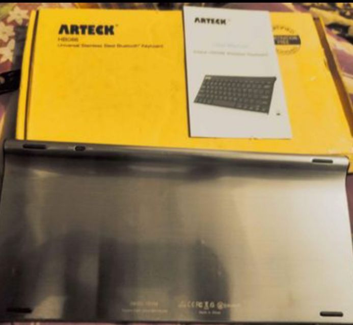 Arteck%20Bluetooth%20Keyboard,%20Stainless%20Steel%20Universal%20Portable%20Wireless%20Bluetooth%20Keyboard%20for%20iOS%20iPad%2010.2-inch,%20Air,%20Pro,%20Mini,%20Android,%20Windows%20Tablets%20PC%20Smartphone%20Built%20in%20Rechargeable%20Battery%20-%20Image%205