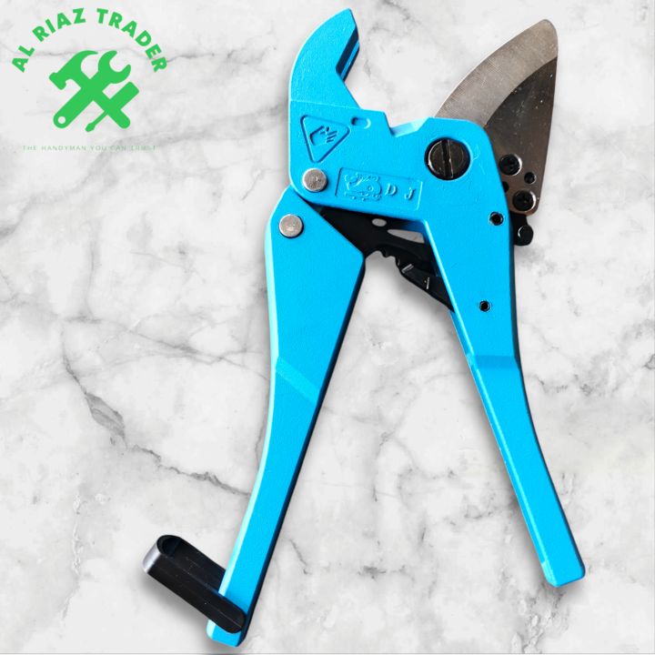 42mm%20ppr%20cutter/ppr%20pipe%20cutter/pprc%20cutter/PVC%20cutter/plastic%20pipe%20cutter.%20-%20Image%204