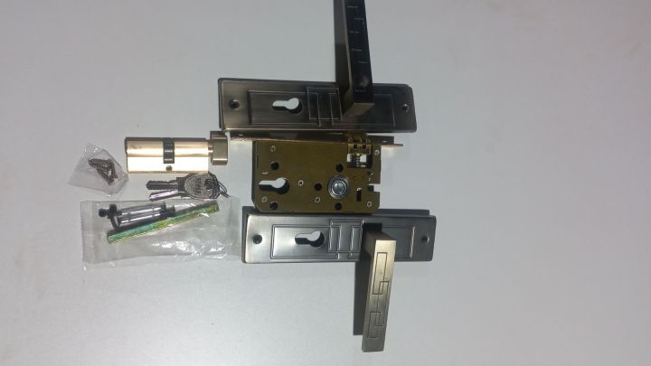 Door%20Handel%20Lock%20Best%20Quality%20With%20Brass%20key%20-%20Image%203