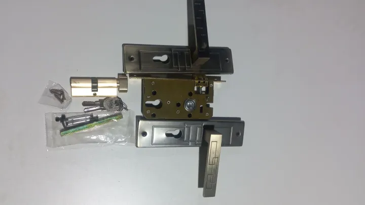 Door%20Handel%20Lock%20Best%20Quality%20With%20Brass%20key%20-%20Image%203