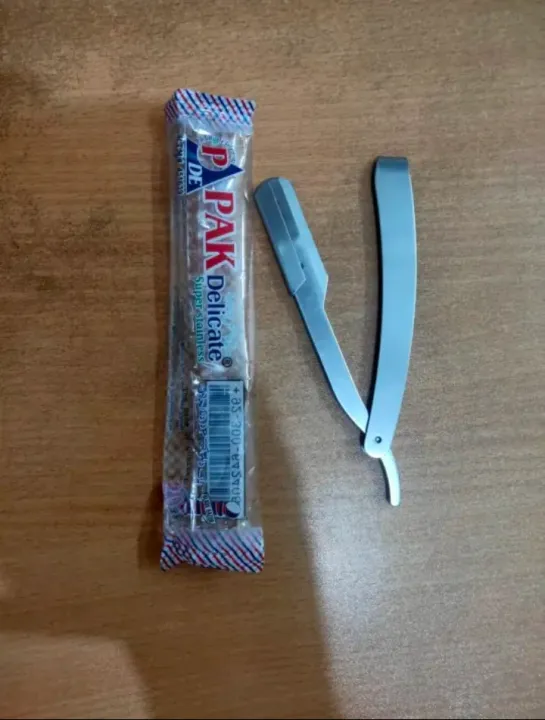 Shaving%20Razors%20For%20Men,%20Women%20Eyebrow%20razor,Stainless%20Steel%20blade%20razor,Made%20in%20Pakistan%E0%A5%A4%20-%20Image%203