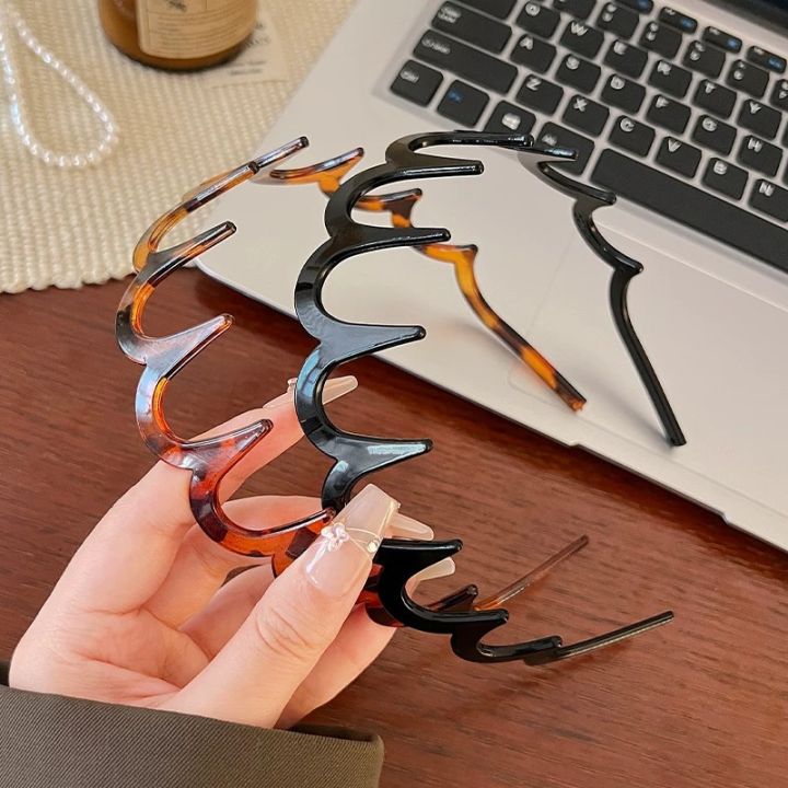 Brown%20Resin%20Wave%20Toothed%20Headband%20for%20Women%20High%20Skull%20Top%20Korean%20Zigzag%20Hair%20Comb%20Notched%20Hairband%20Hair%20Accessories%20-%20Image%202