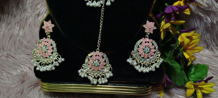Indian%20tikli%20necklaces%20set%20for%20women%20-%20Image%203