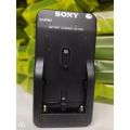 Sony BC-V615 - Battery Charger for NP-F970.