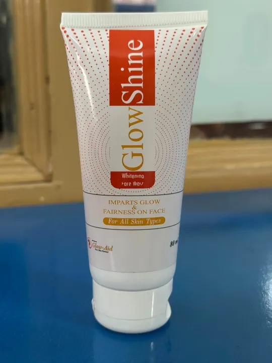GLOW%20SHINE%20WHITENING%20FACEWASH%20-%20Image%203