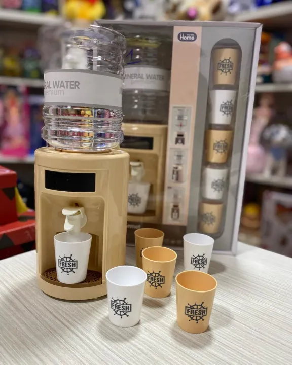 Battery%20Operated%20Water%20Dispenser%20For%20Kids%20Happy%20Gourmet%20%E2%80%93%20Water%20dispenser%20with%20Light%20Sound%20and%206%20Glasses%20%0AKUNYANG%20TOYS%20Home%20Appliances%20Drinking%20Machine%20Kitchen%20Water%20Dispenser%20Toy%20With%20Lights%20Music%20-%20Image%2010