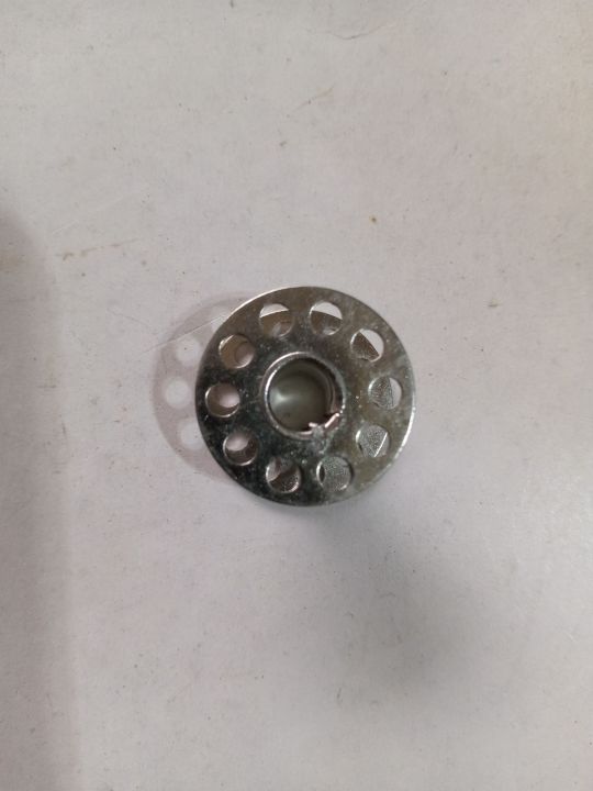 Sewing%20Machine%20Bobbin%20Cover%20and%202%C3%97%20Bobbin%20-%20Image%203
