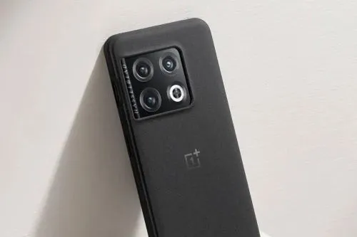 OnePlus%2010%20Pro%20Official%20Silicone%20Case%20With%20Logo%20-%20Image%202