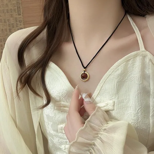 Acacia%20Bean%20Safe%20Buckle%20Necklace%20Women's%20Light%20Luxury%20High-end%20Gankun%20Ring%20Pendant%20Girlfriend%20New%20Chinese%20Style%20Woven%20Rope%20Neck%20Chain%20Trendy%20-%20Image%204