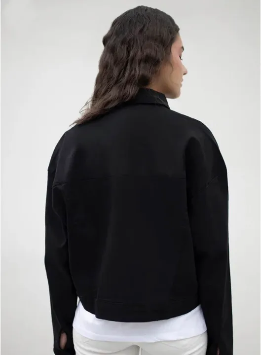 Black%20Denim%20Short%20Body%20Jacket%20for%20Women,%20Premium%20Stretch%20Fit,%20Button%20Fastenings%20-%20Image%205