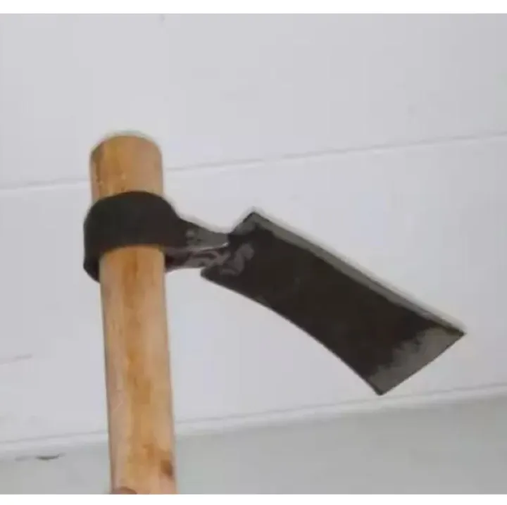 Garden%20Hoe%20Spade%20with%20Wooden%20Handle%20Agricultural%20Tool%20-%20Image%203