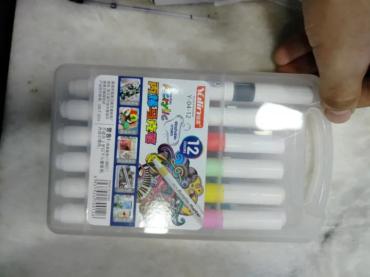 12%20Colors%20Acrylic%20Marker%20Pen%20Set%20Just%20Like%20A%20Posca%20-%20Image%209