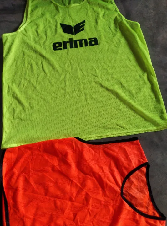 Football%20Bib-Vest%20In%20Mesh%20Training%20Vest%20hockey%20training%20vest%20breathable%20bibs%2012%20Pcs.%20Not%20Plain%20Something%20print%20on%20it.%20-%20Image%203