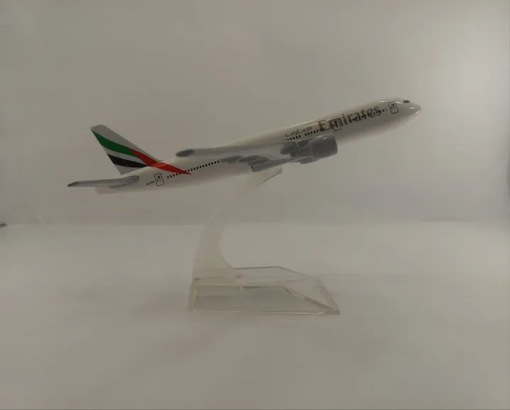 Emirates%20Boeing%20777%20Small%20Metal%20Airplane%20Model%20(16cm)%20aircraft%20model%20Airline%20%20Model%20for%20home%20office%20and%20home%20decoration%20-%20Image%207