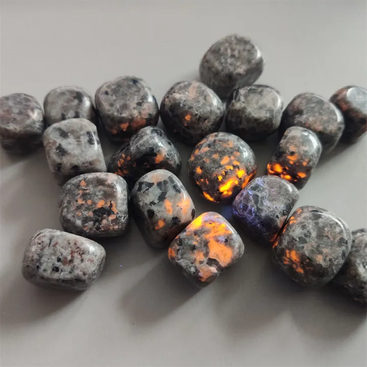 Natural%20Bright%20Yooperlites%20Flamestone%20UV%20Glowing%20Crystal%20Stone%20FireStone%20Fluorescent%20Sodalite%20Flame%20Stone%20Home%20Decoration%20Stone%20-%20Image%208