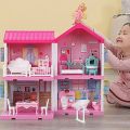 Dream Villa – Doll House with Accessories, and Exclusive Doll and Pets. Includes Furniture, Stickers and Interchangeable Floorings. 