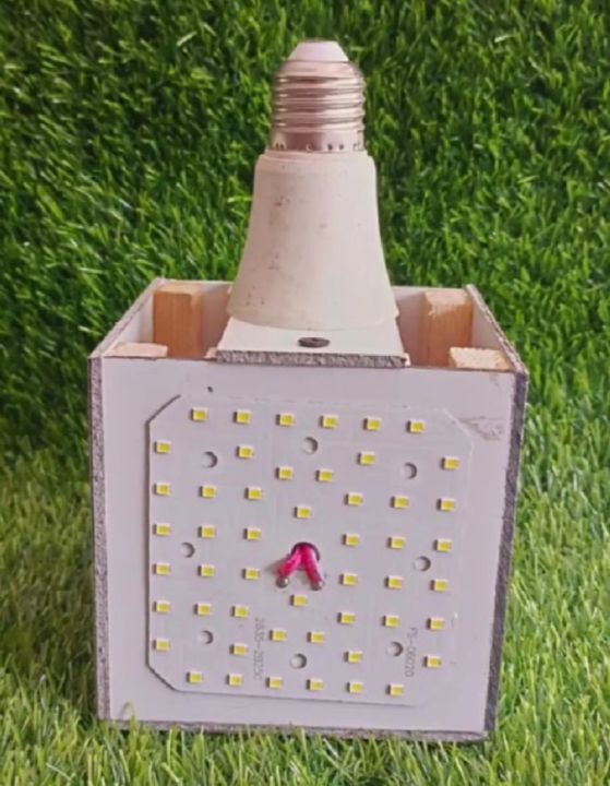 LED%20Blub%20lights%20Box%20for%20Room%20Office%20Shop%20And%20Big%20Halls%20150%20Watts%20white%20Gold%20color%20-%20Image%204