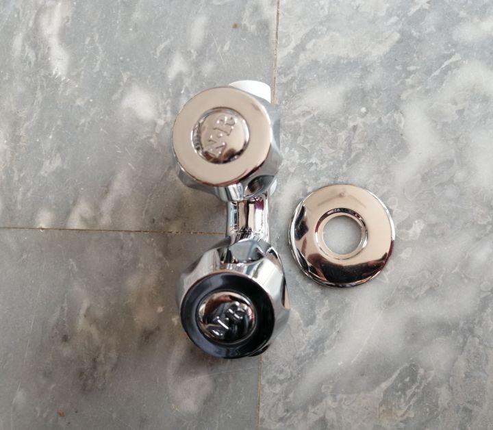 Brass%20double%20bibcock%20/%20Water%20tap%20bibcock%20for%20Bathroom%20/%20-%20Image%204