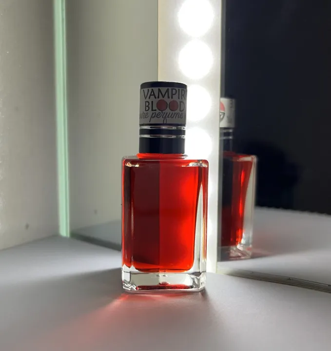 Vampire%20Blood%2024%20hours%20long%20lasting%20%20premium%20perfume%20oil%20with%20different%20quantities%20(3ml,3.5ml,6ml,8ml,10ml,15ml)%20sweet%20refreshing%20roll%20on(%20selectable)%20-%20Image%205